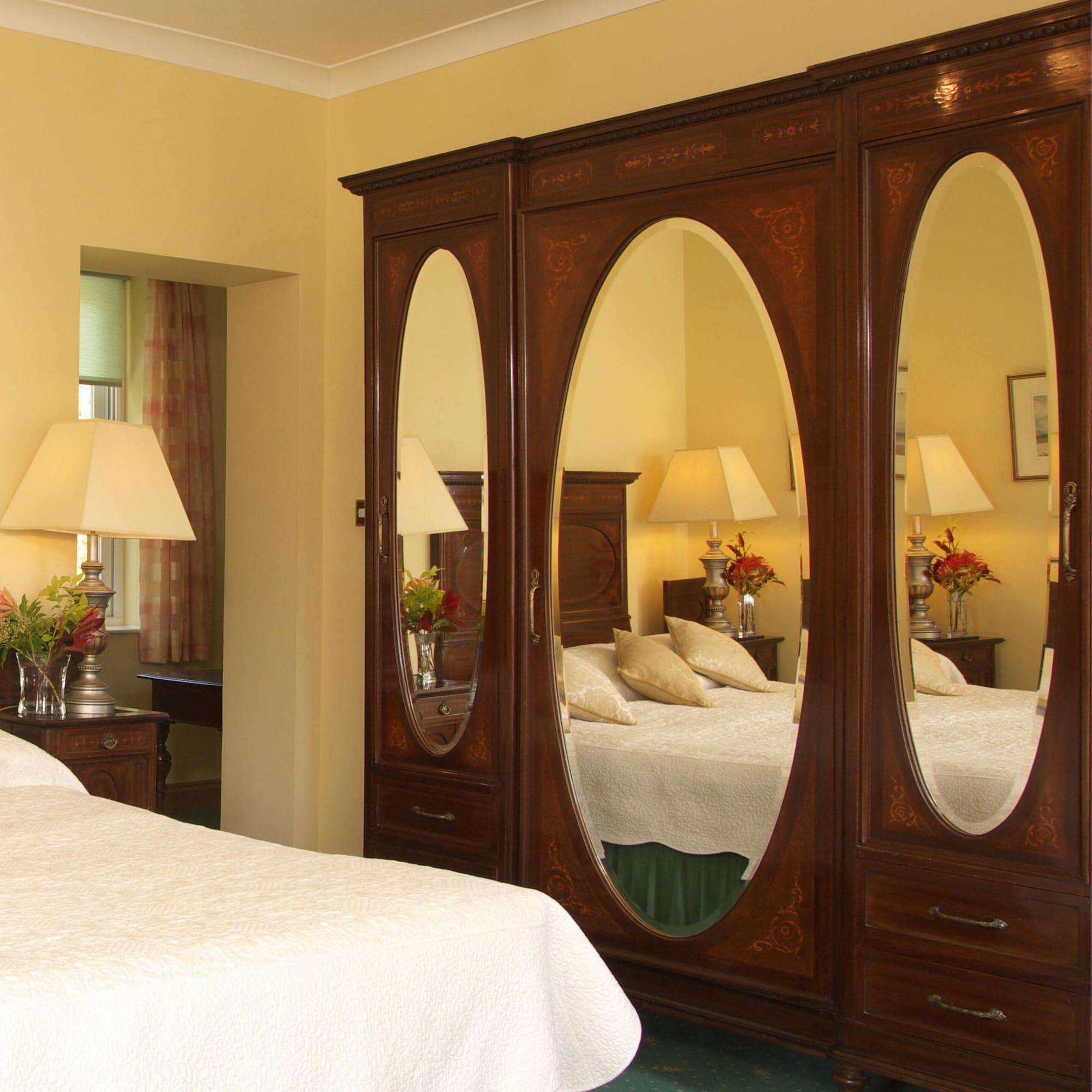 Seaview House Hotel